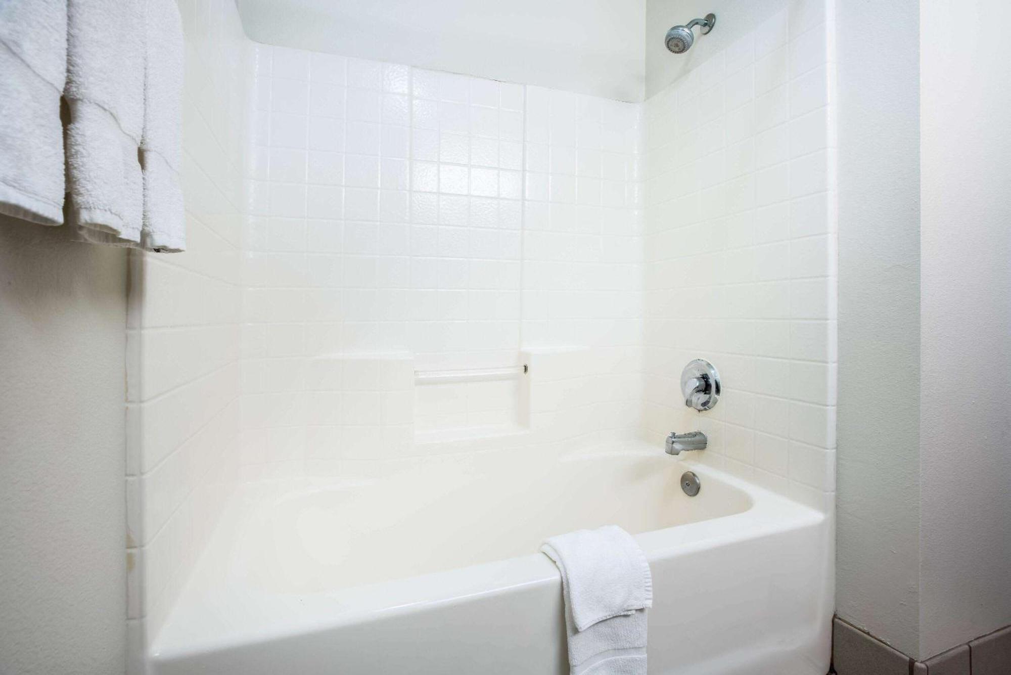 La Quinta By Wyndham Portland Airport Hotel Kültér fotó